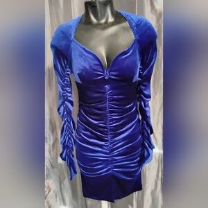 Elegant Sapphire Velvet Long Sleeve Dress